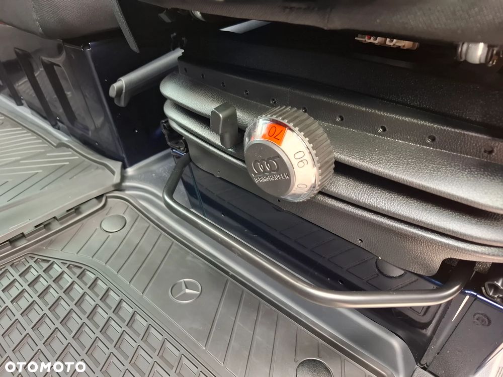 Mercedes-Benz Sprinter 319 CDI Furgon SELECT długi 4325 mm L3H2 - 21