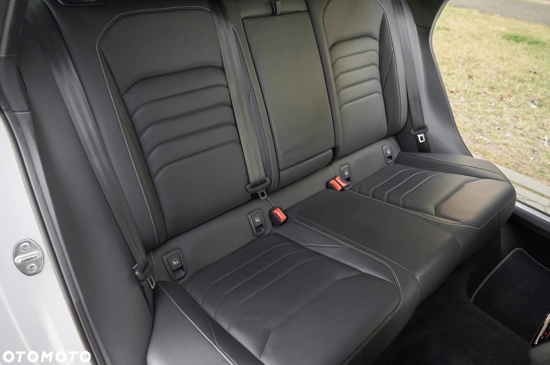 Volkswagen Arteon 2.0 TDI R-Line DSG - 38