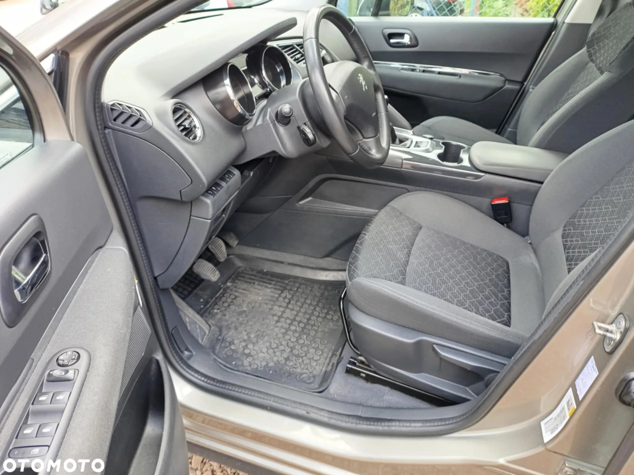 Peugeot 3008 1.2 PureTech Active - 12