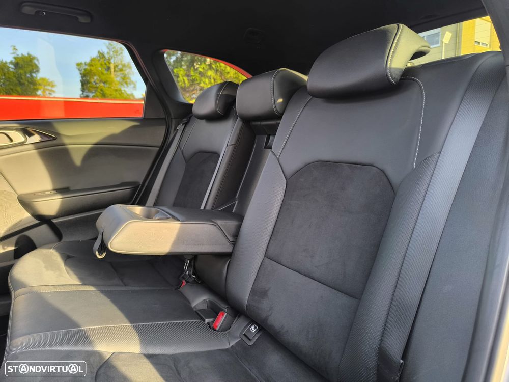 Kia Ceed 1.6 CRDi GT Line 7DCT - 33