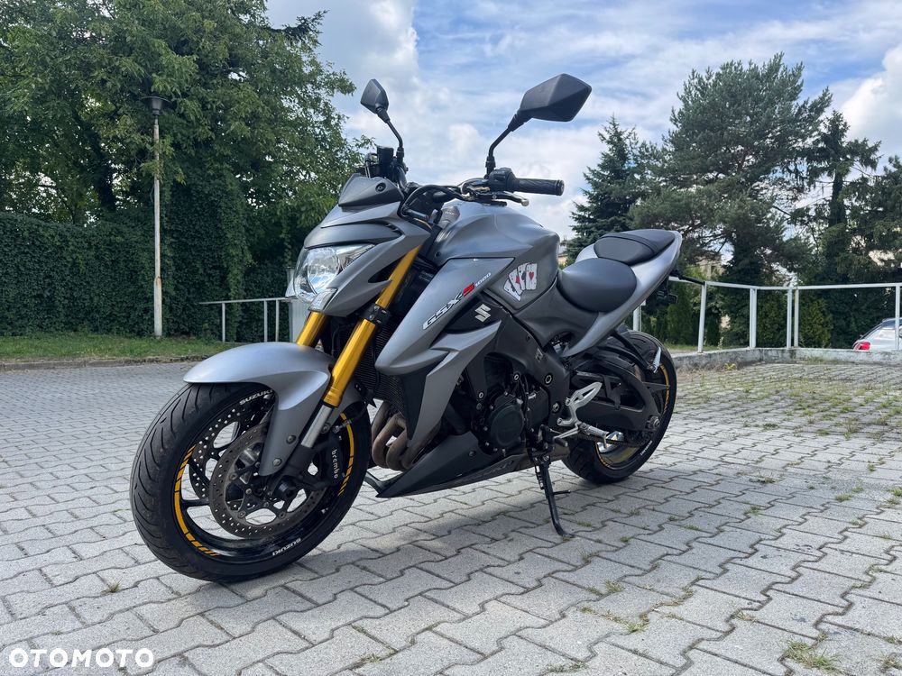 Suzuki GSX 1000 - 7