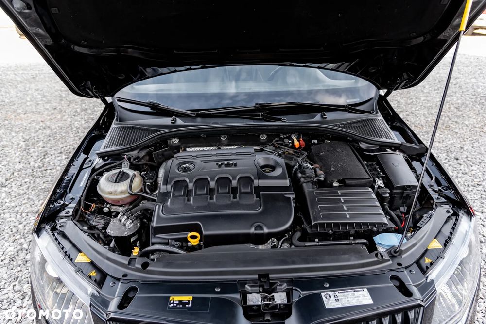 Skoda Octavia 2.0 TDI DSG RS - 41