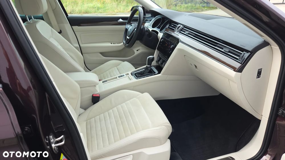 Volkswagen Passat Variant 2.0 TDI DSG (BlueMotion Technology) Highline - 33