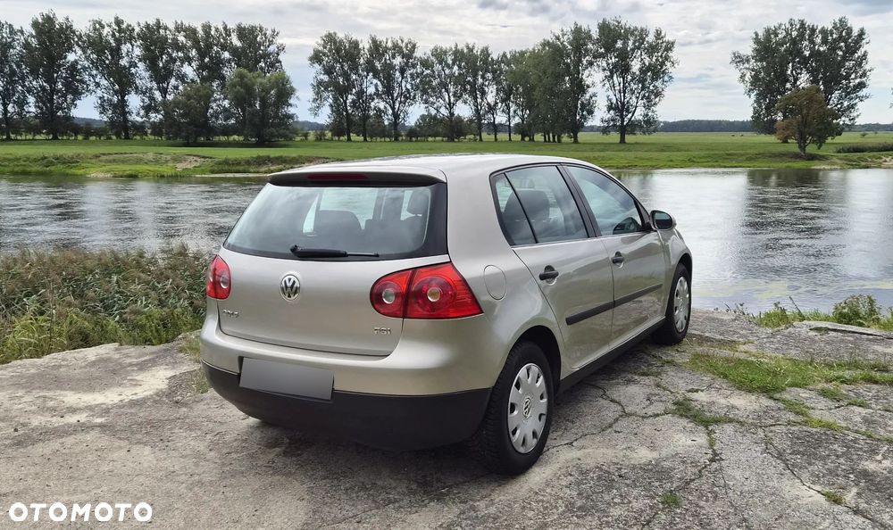 Volkswagen Golf - 6