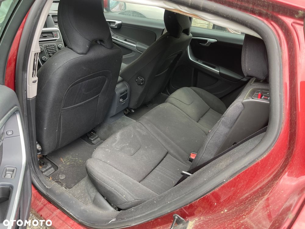 Volvo V60 D2 Momentum - 10