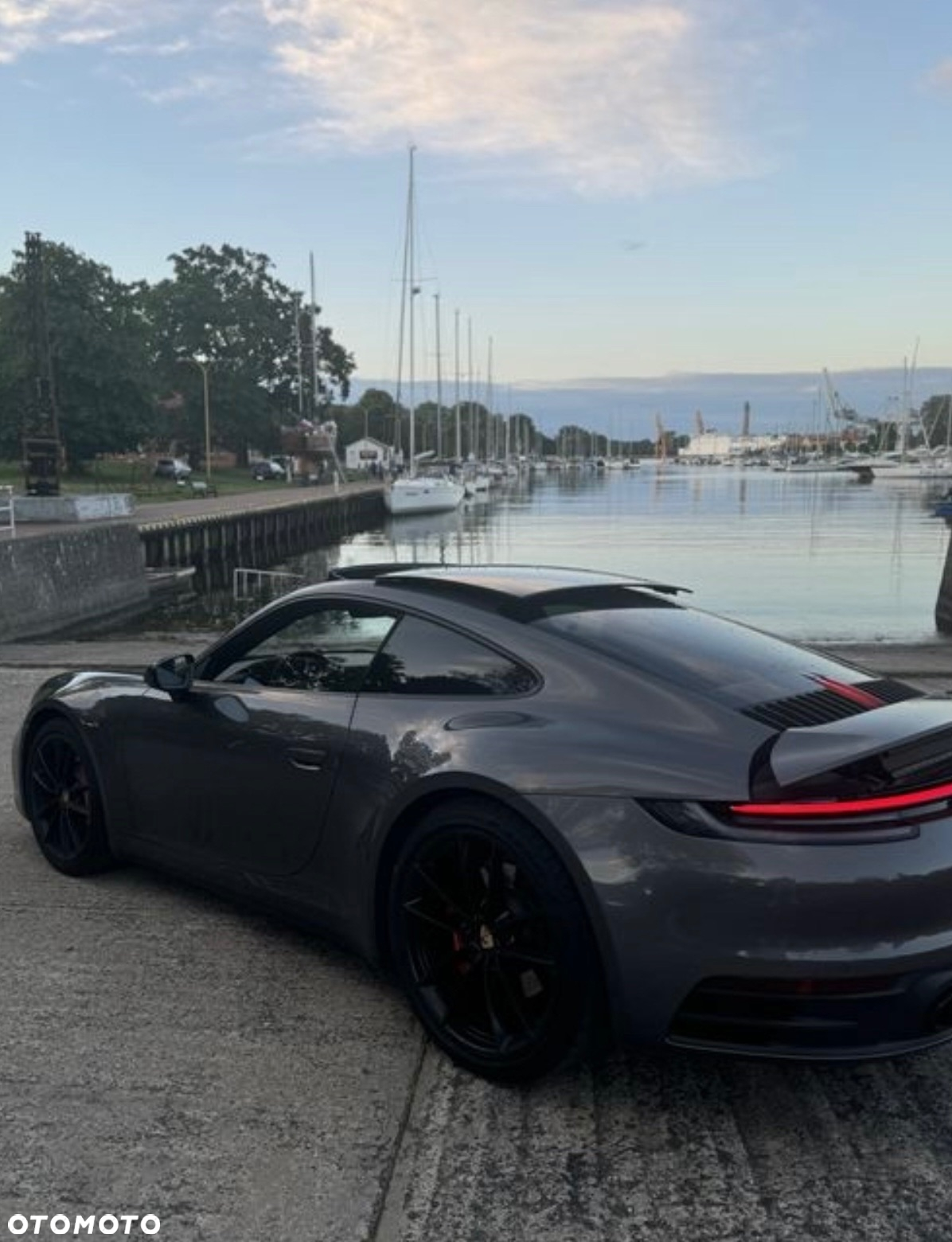 Porsche 911 Carrera 4S - 2
