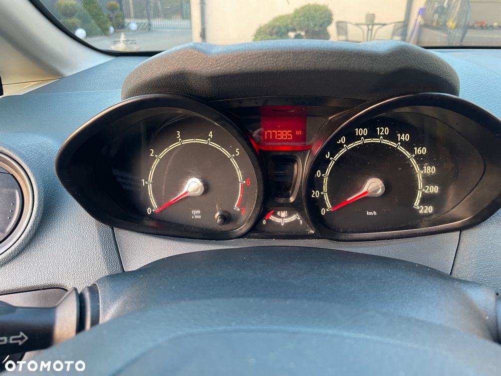 Ford Fiesta 1.25 Champions Edition - 16