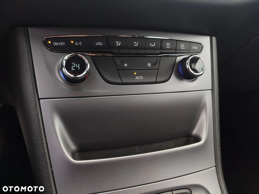 Opel Astra 1.4 Turbo Business - 36