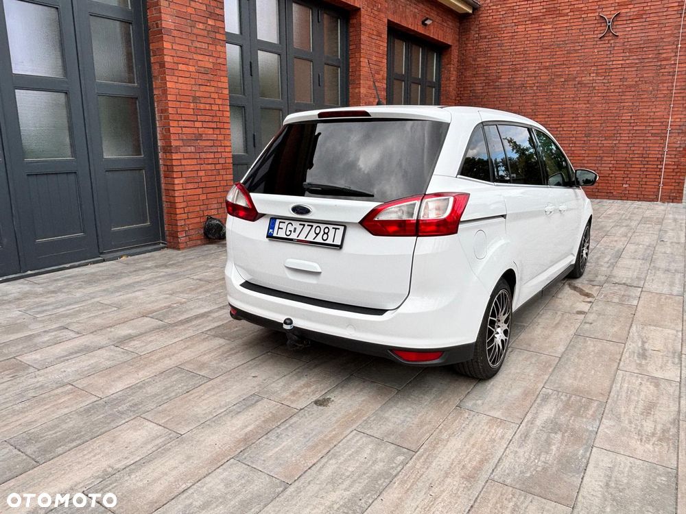 Ford Grand C-MAX - 10