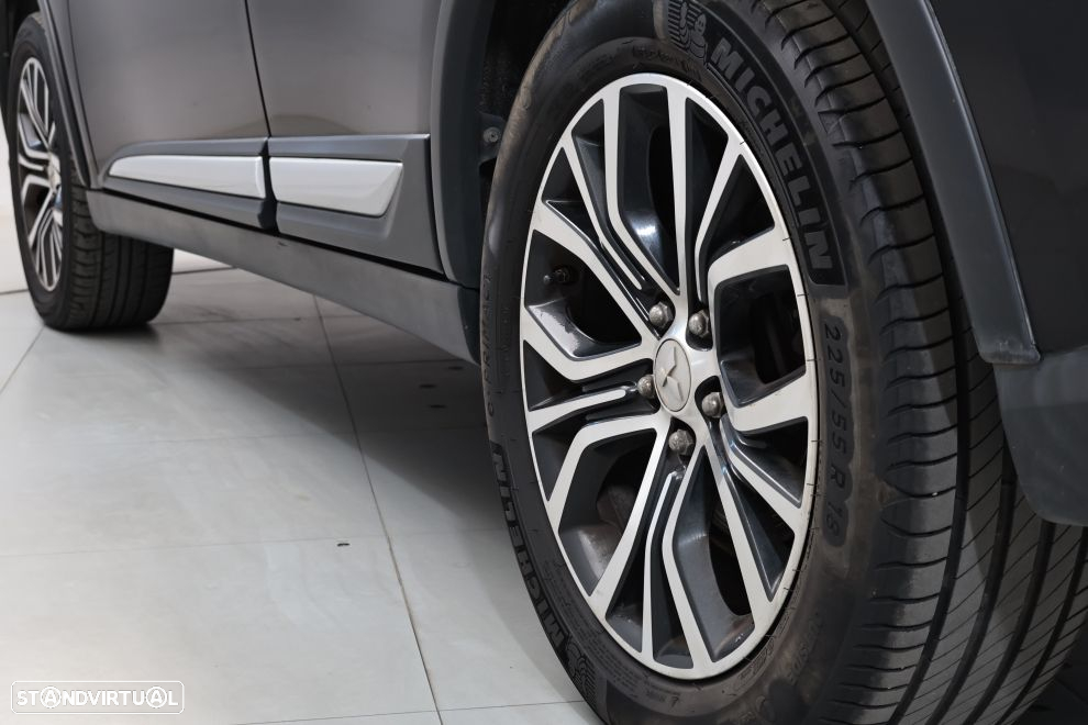 Mitsubishi Outlander 2.2 DI-D Intense+ - 13