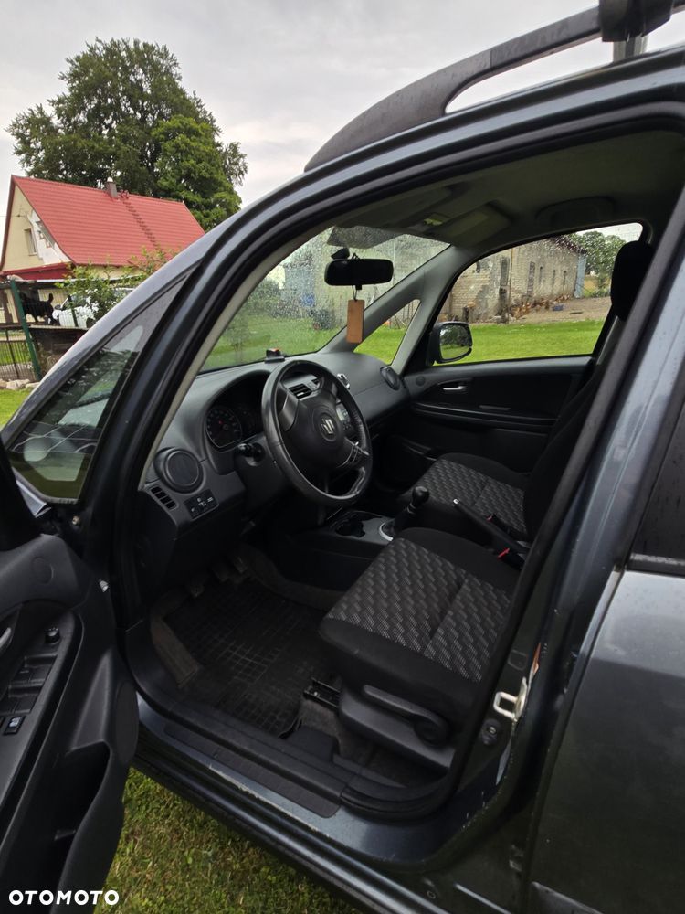 Suzuki SX4 1.6 GS / Premium - 8
