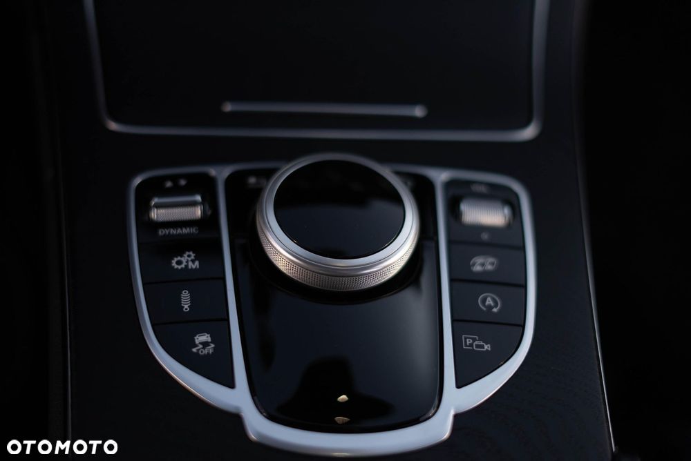 Mercedes-Benz Klasa C AMG 43 4Matic AMG TCT 9G - 27
