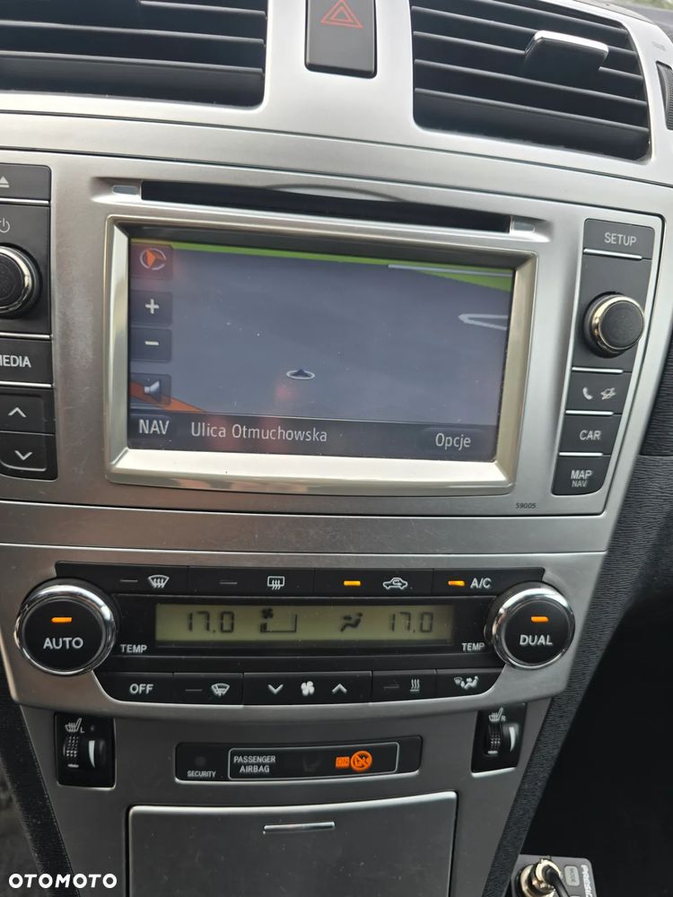 Toyota Avensis 2.0 D-4D Sol+NAVI - 15