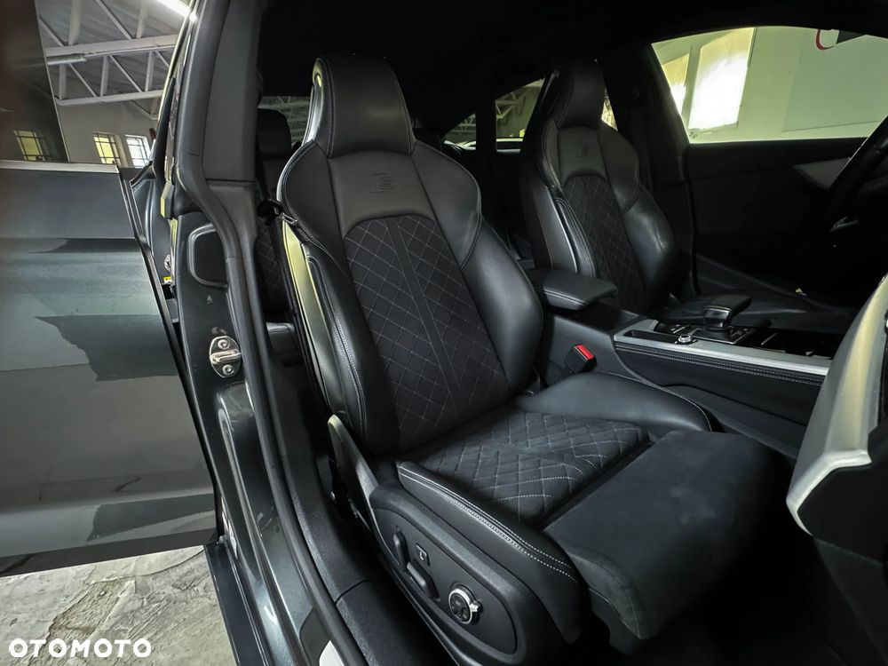 Audi A5 Sportback 40 TDI quattro S tronic S line - 4