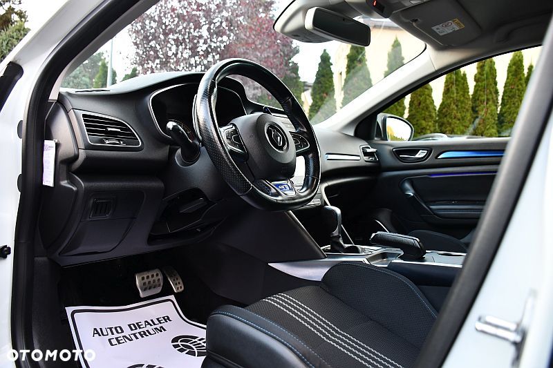 Renault Megane ENERGY TCe 205 EDC GT - 9