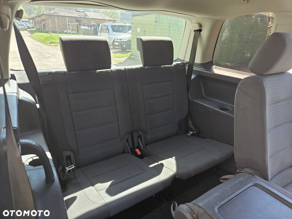 Volkswagen Touran - 6