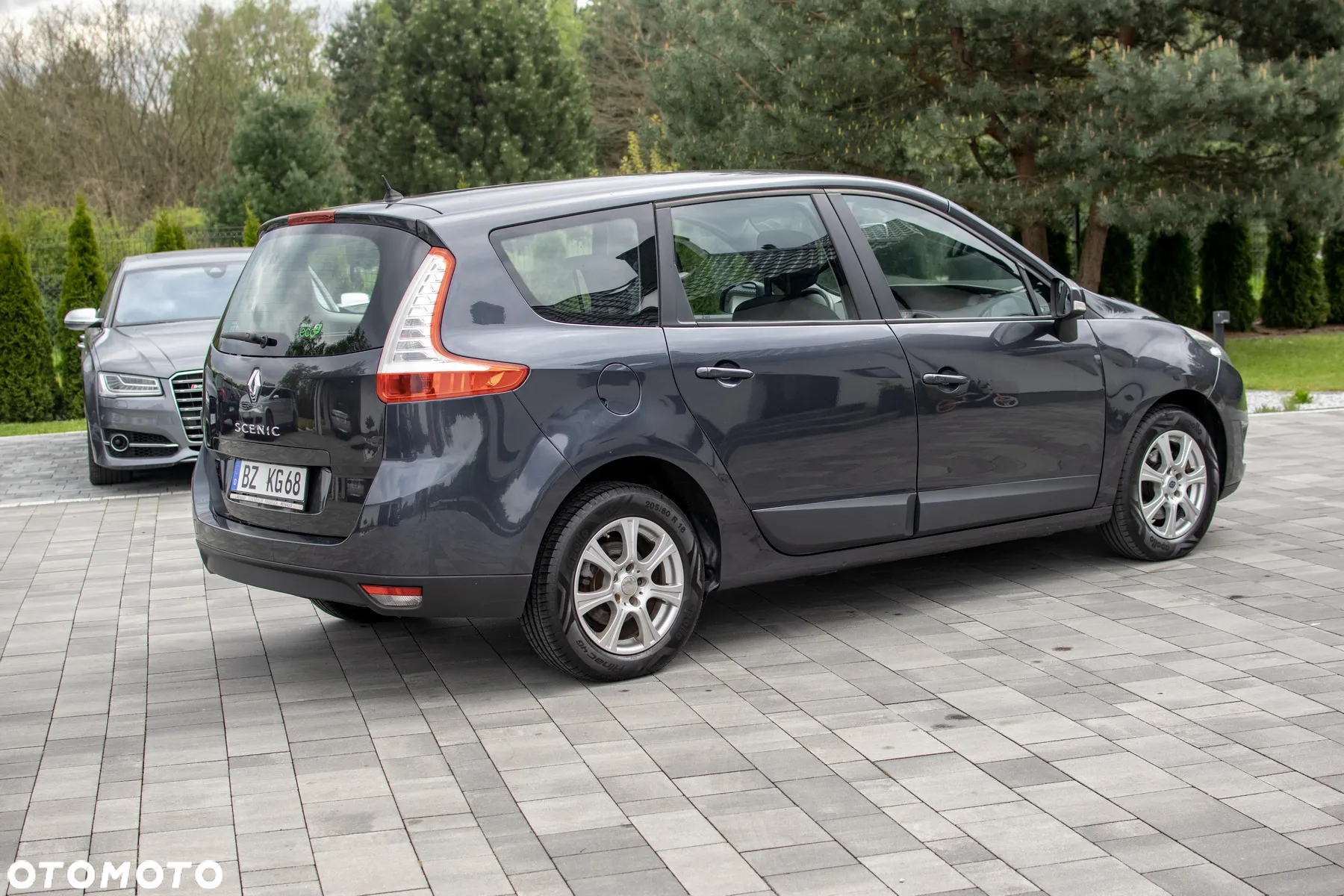 Renault Grand Scenic - 16
