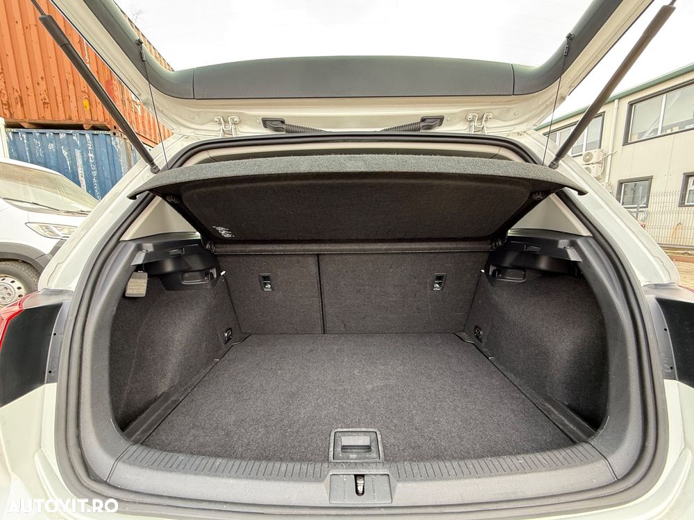 Volkswagen Golf - 21