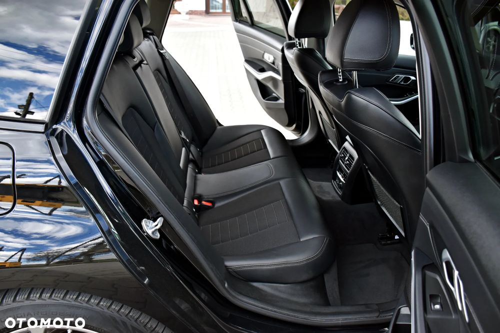 BMW Seria 3 320d Edition M Sport Shadow - 28