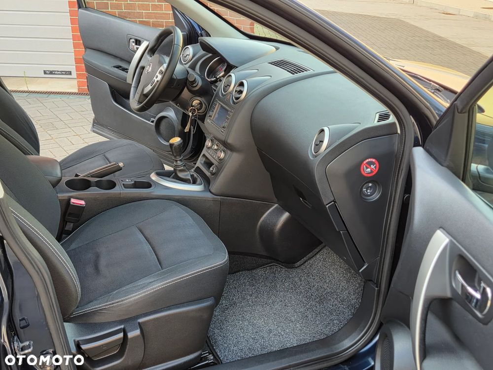 Nissan Qashqai 2.0 dCi DPF lounge - 21