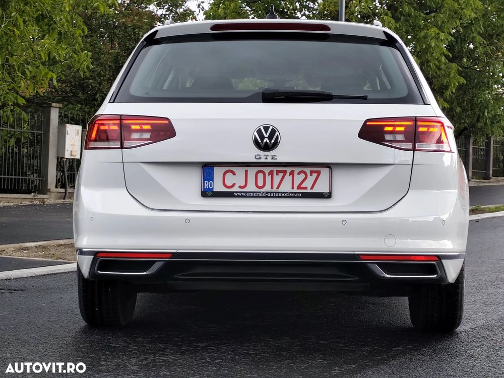 Volkswagen Passat - 11