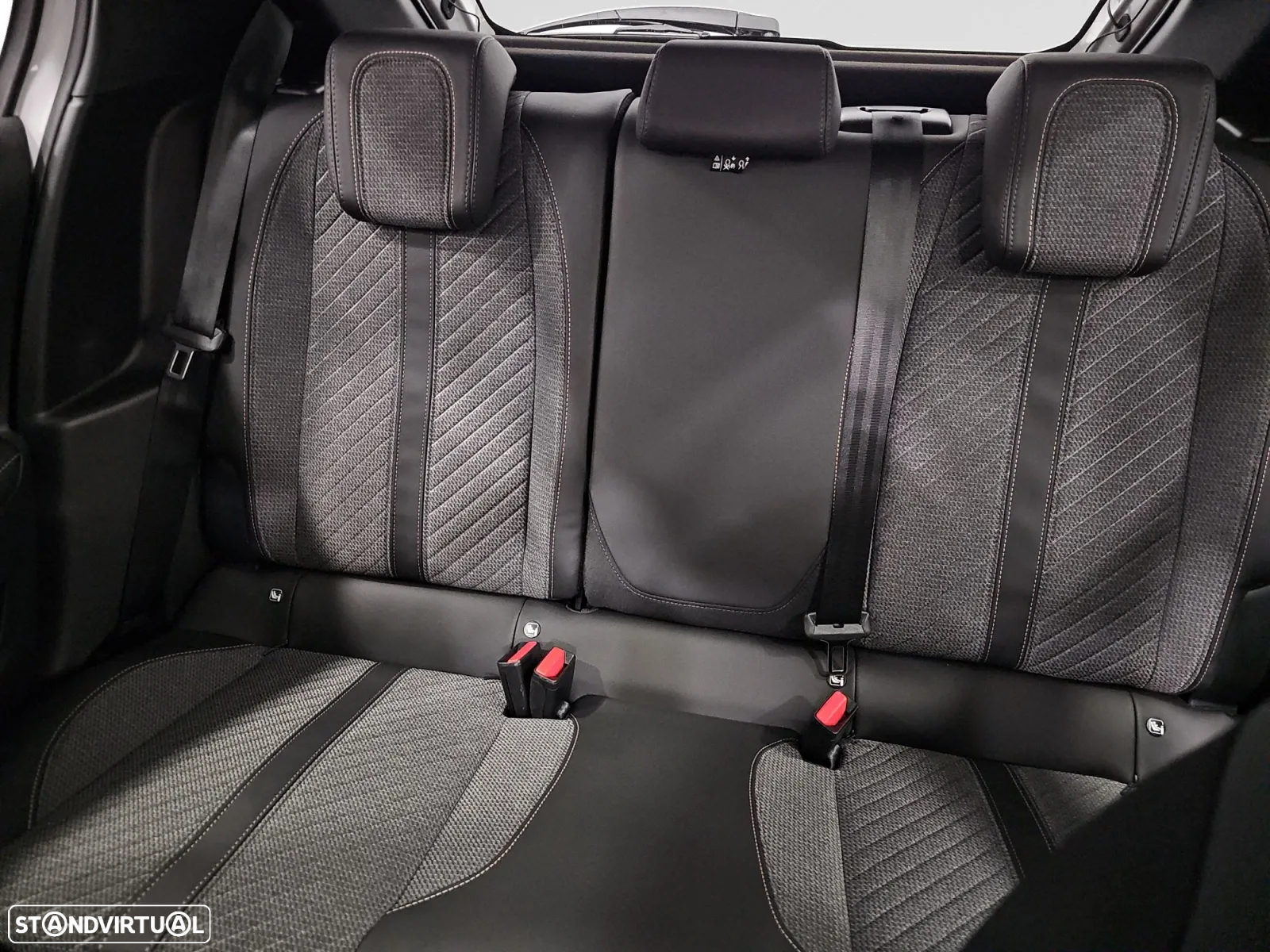 Peugeot 208 1.2 Hybrid Allure e-DCS6 - 15