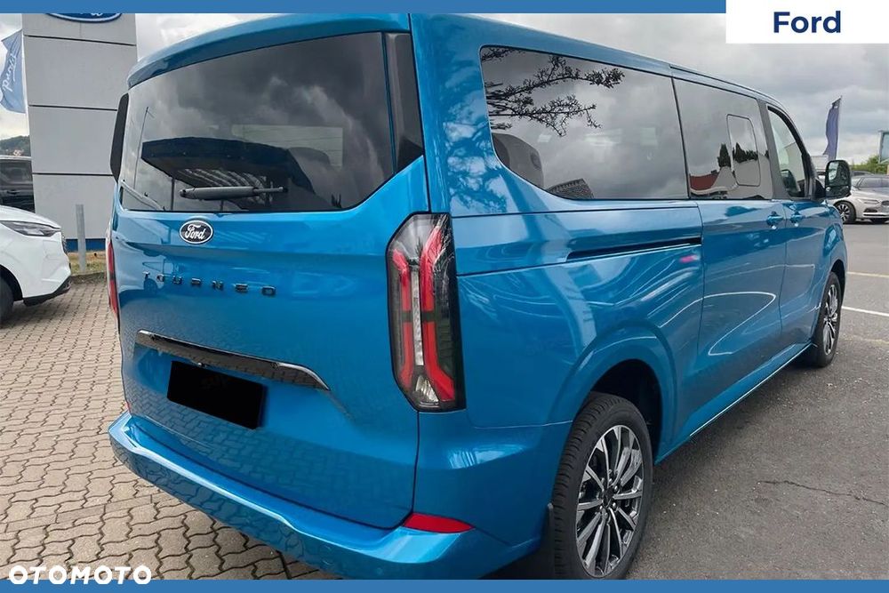 Ford Tourneo Custom - 4
