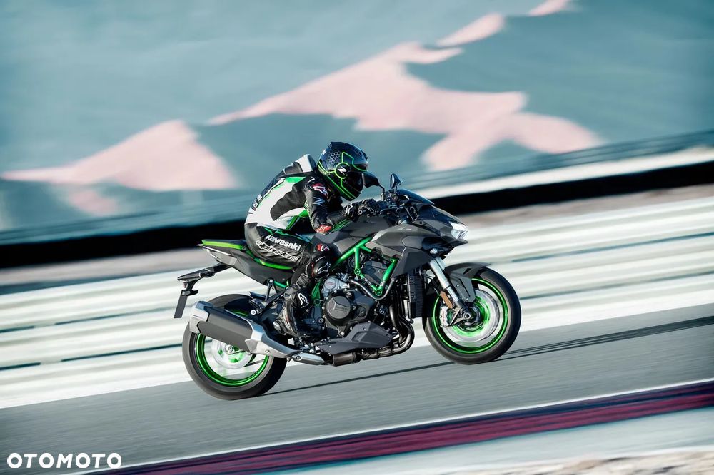 Kawasaki H2 - 9