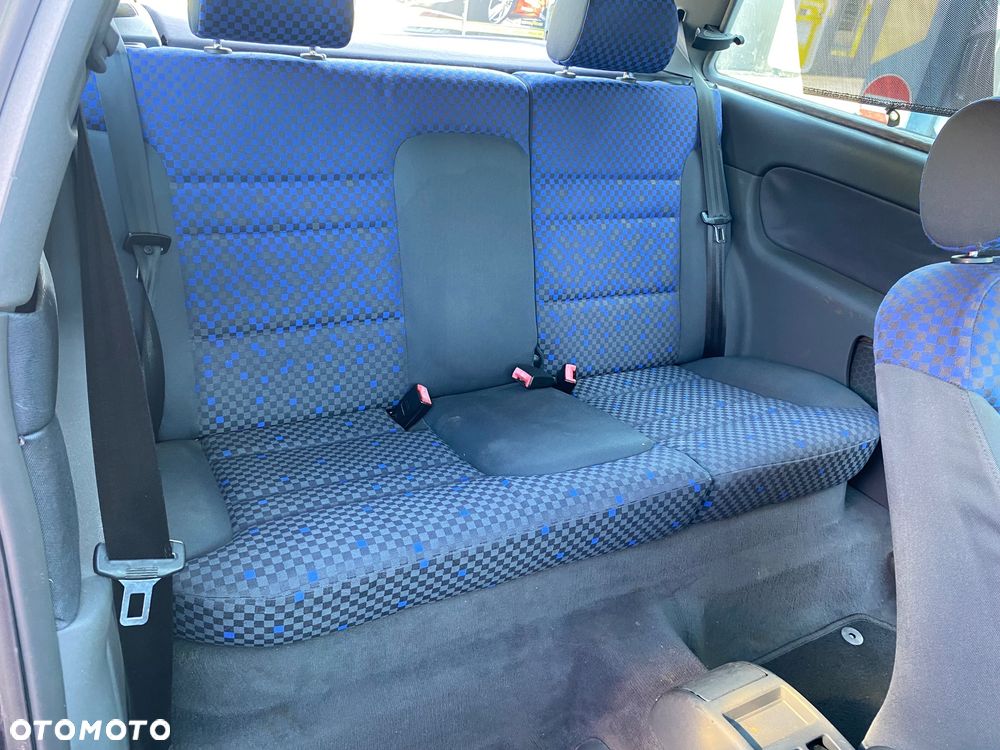 Audi A3 3-drzwiowe 1.6 Ambiente - 20