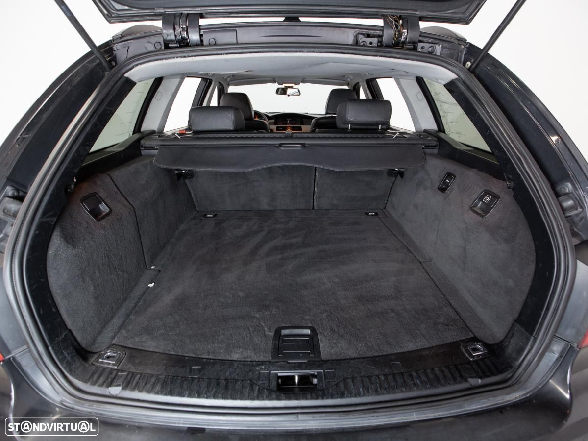 BMW 525 d Touring - 11