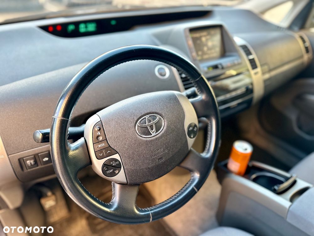 Toyota Prius 1.5 VVT-i Sol - 11