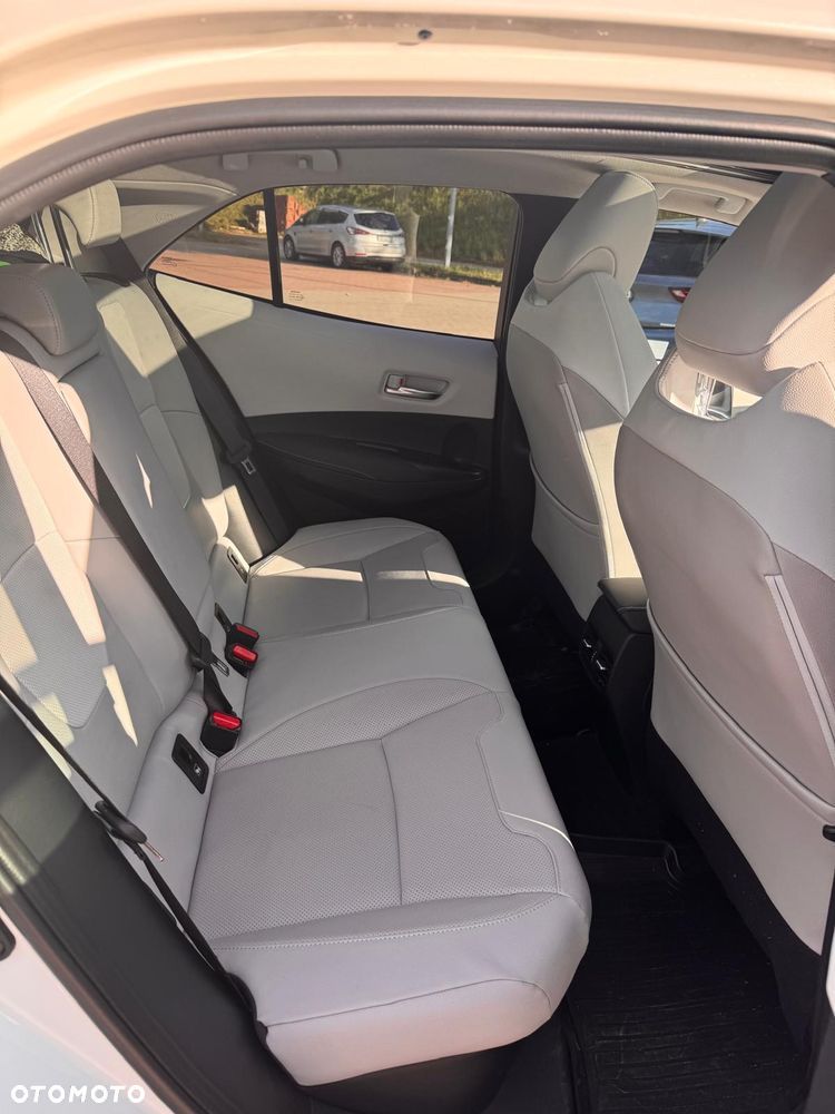 Toyota Corolla 2.0 Hybrid Executive - 14