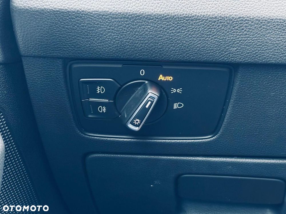 Volkswagen Passat 2.0 TDI EVO Business DSG - 33