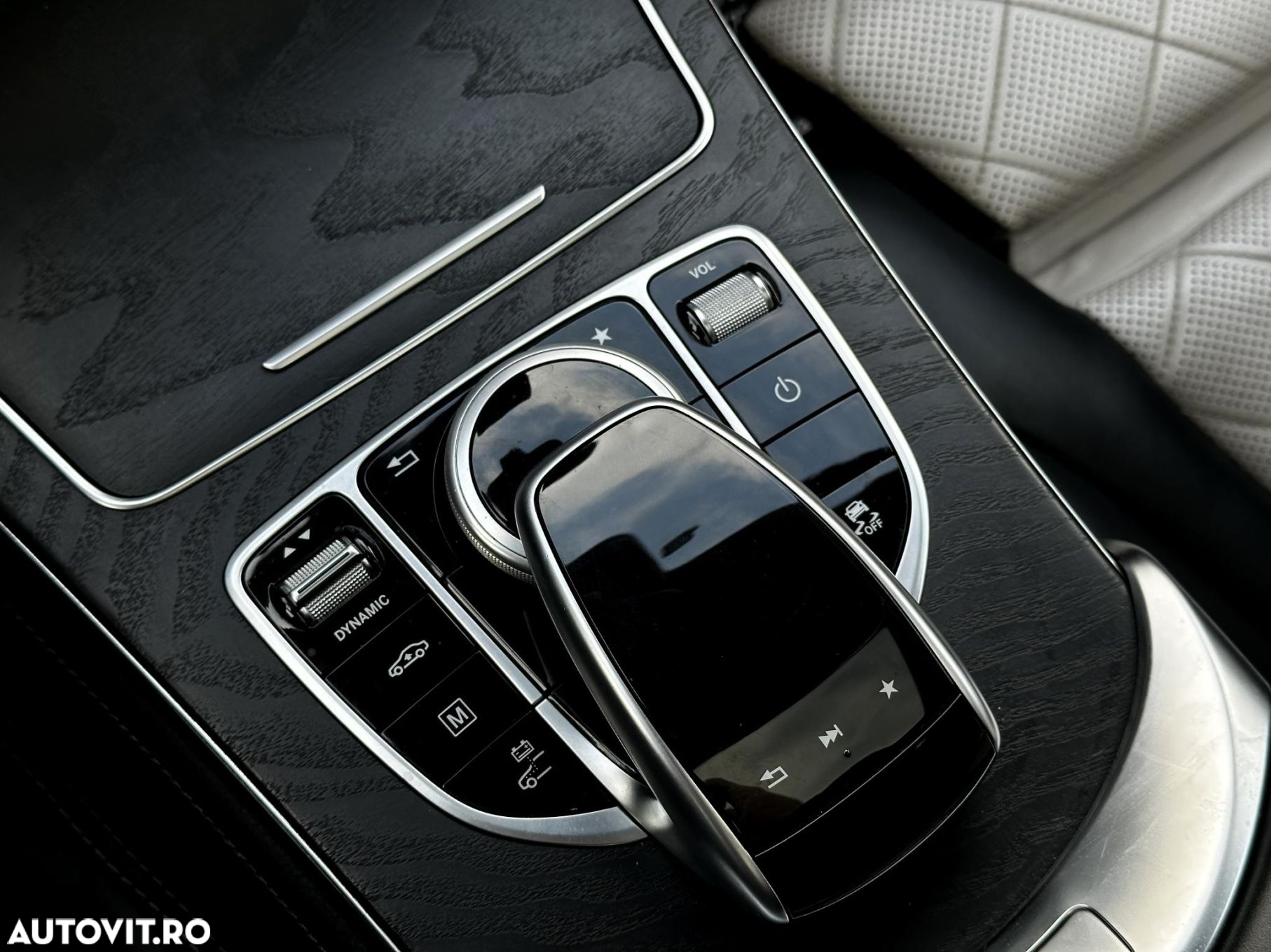 Mercedes-Benz GLC - 25