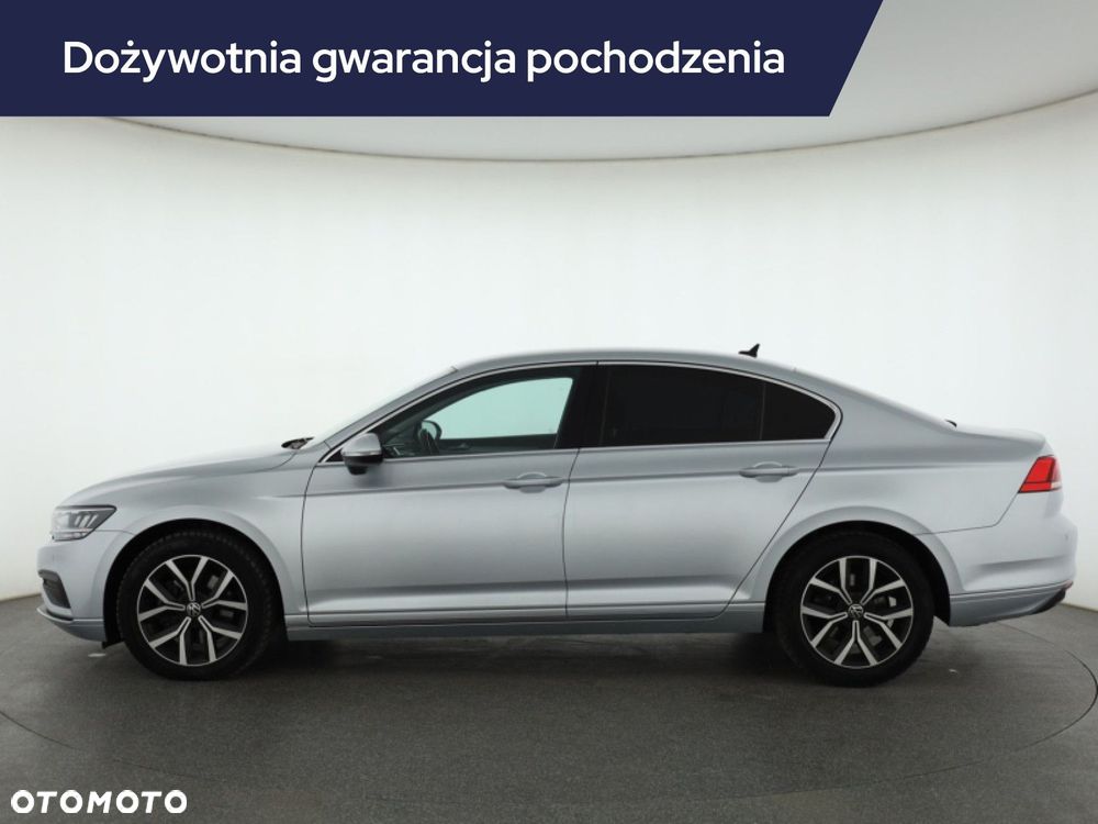 Volkswagen Passat - 4