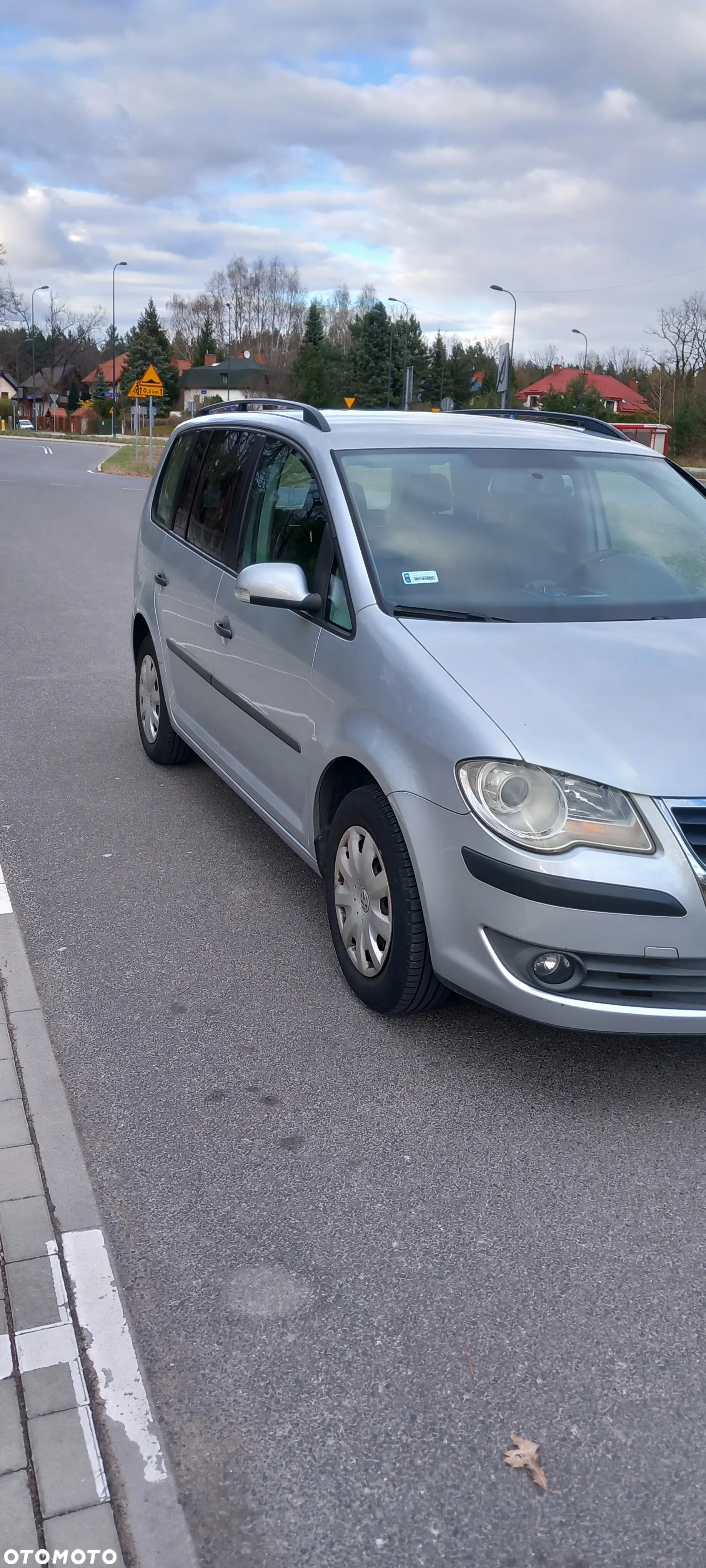 Volkswagen Touran 1.6 Conceptline - 2