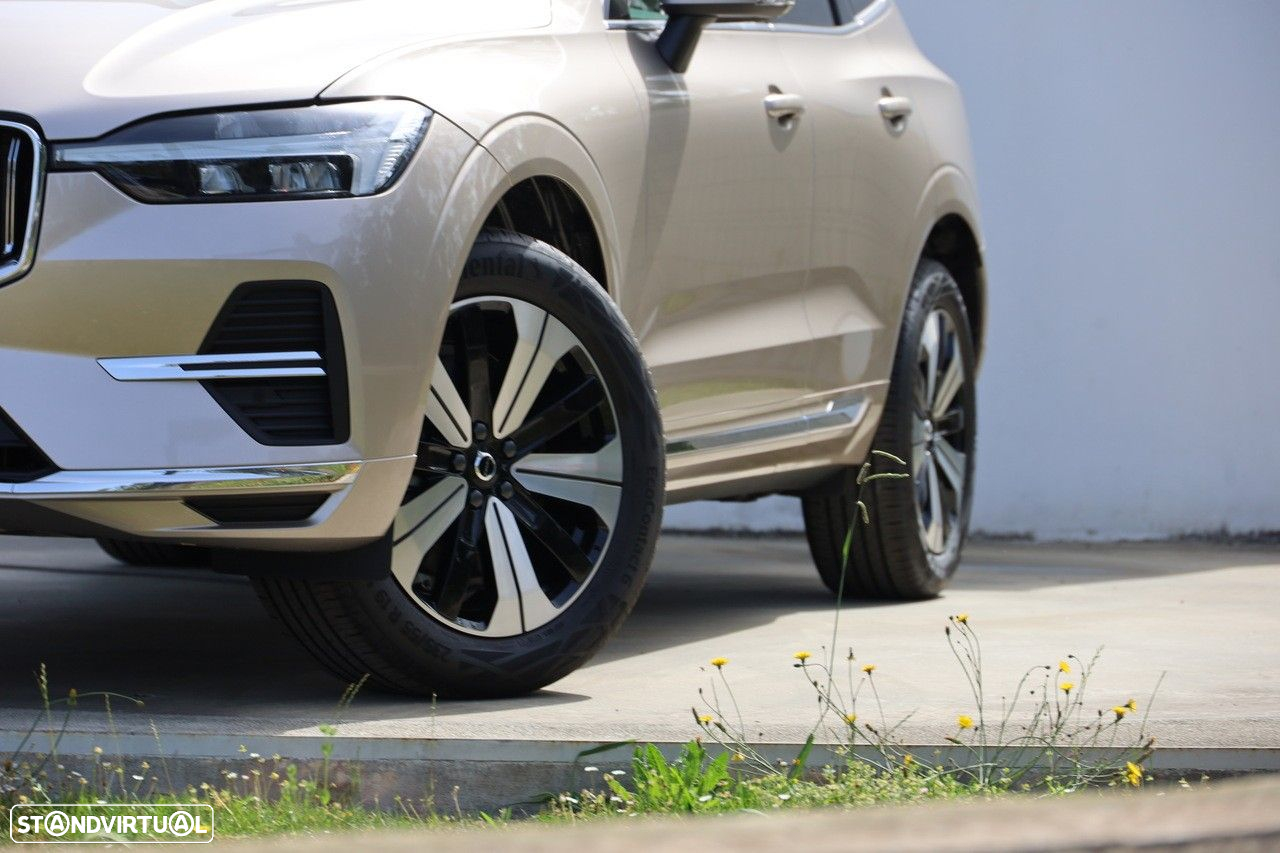 Volvo XC 60 2.0 B4 Plus Bright - 28