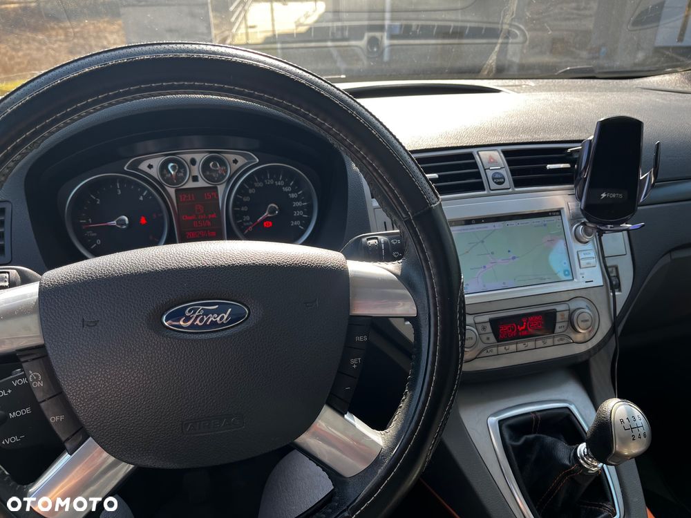 Ford Kuga 2.0 TDCi Titanium - 6