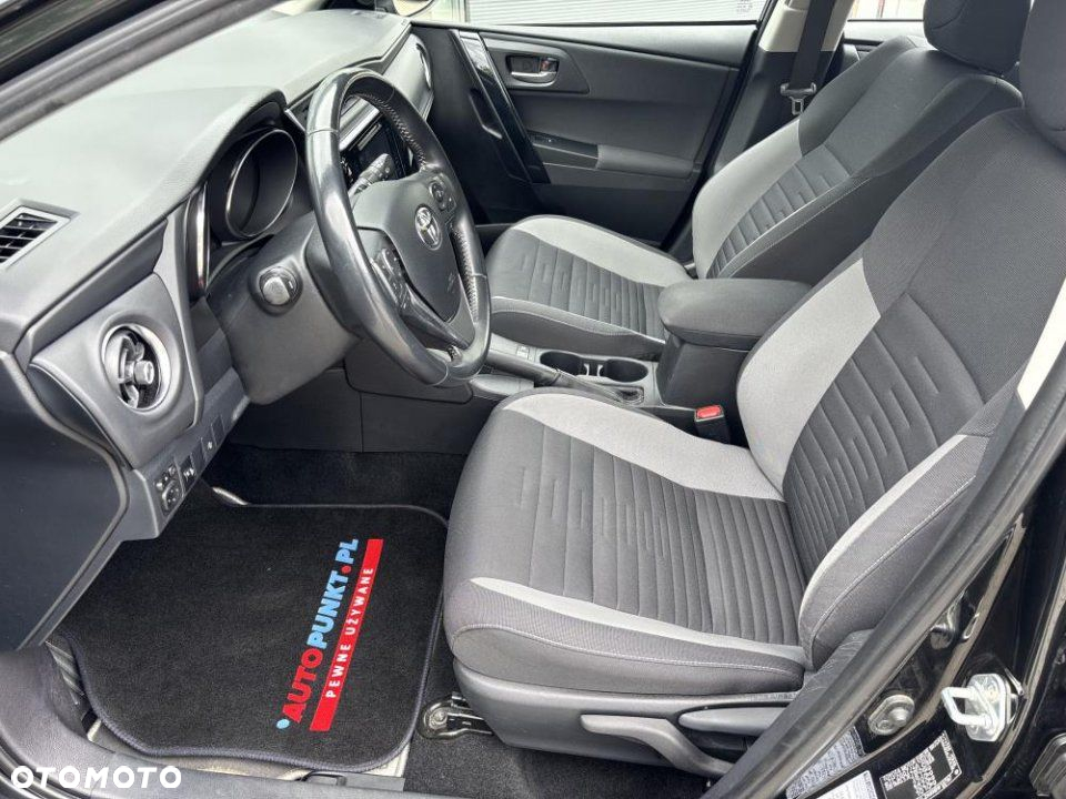 Toyota Auris - 10