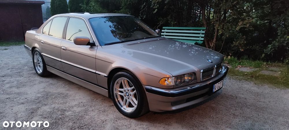 BMW Seria 7 740i - 21