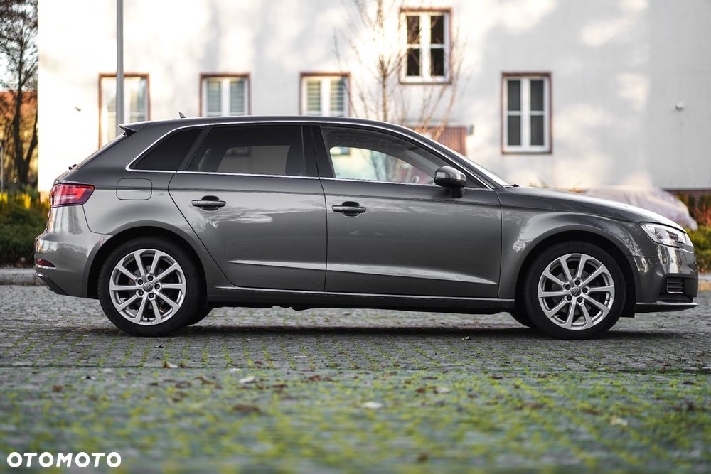 Audi A3 Sportback 2.0 TDI (clean diesel) Attraction - 2