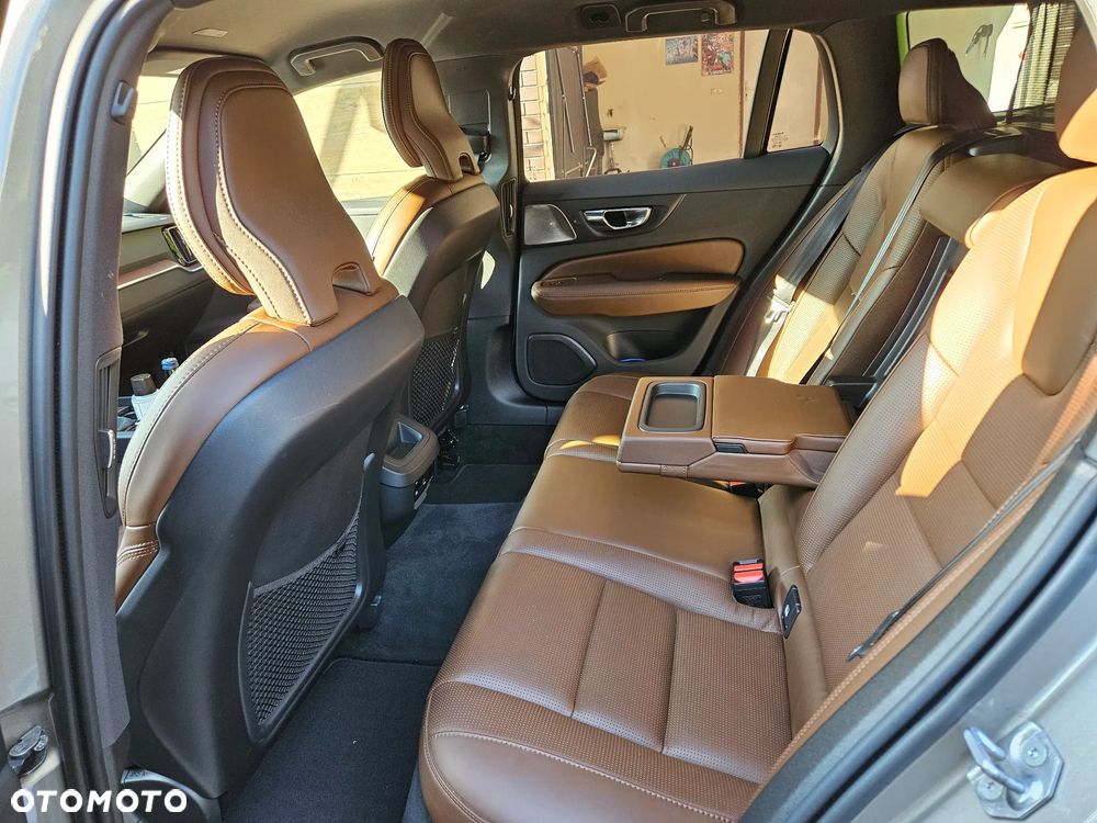 Volvo V60 Cross Country D4 AWD - 12