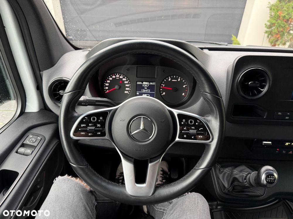 Mercedes-Benz Sprinter 317 - 22