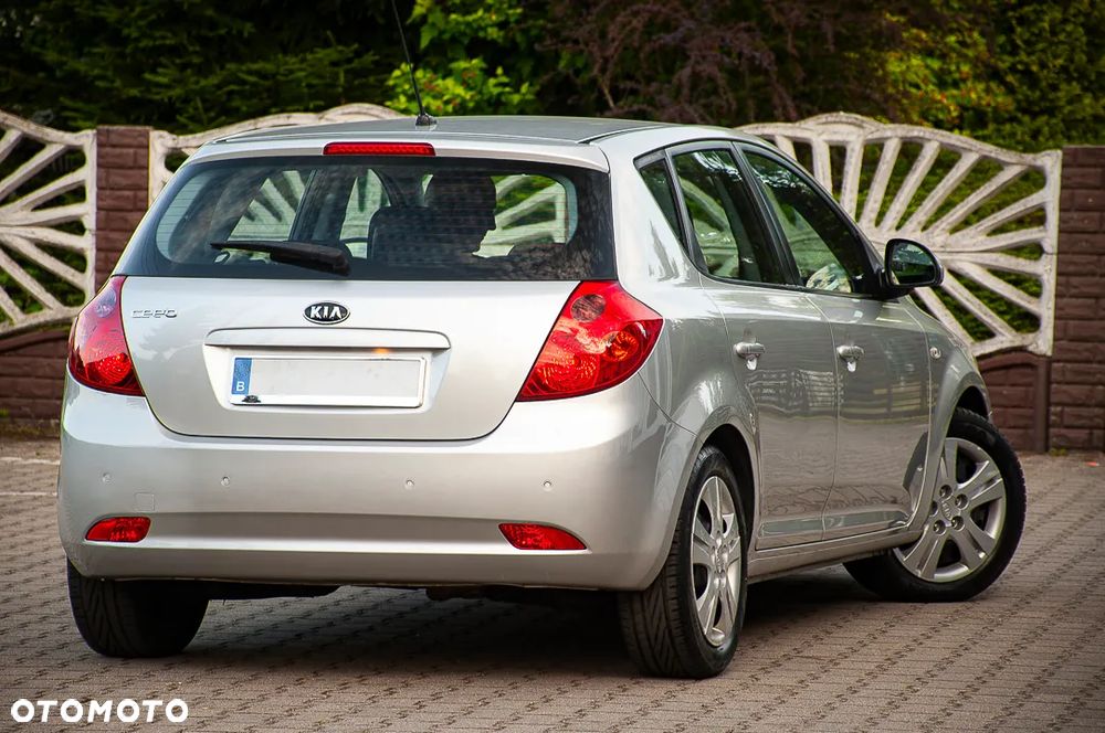 Kia Ceed 1.4 Comfort + - 17