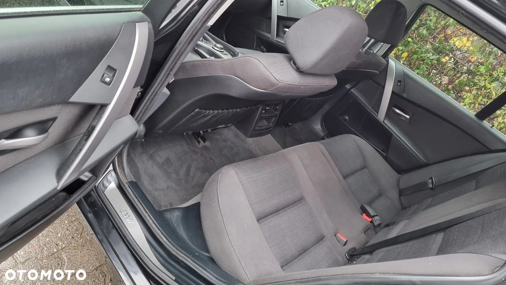 BMW Seria 5 525d - 8