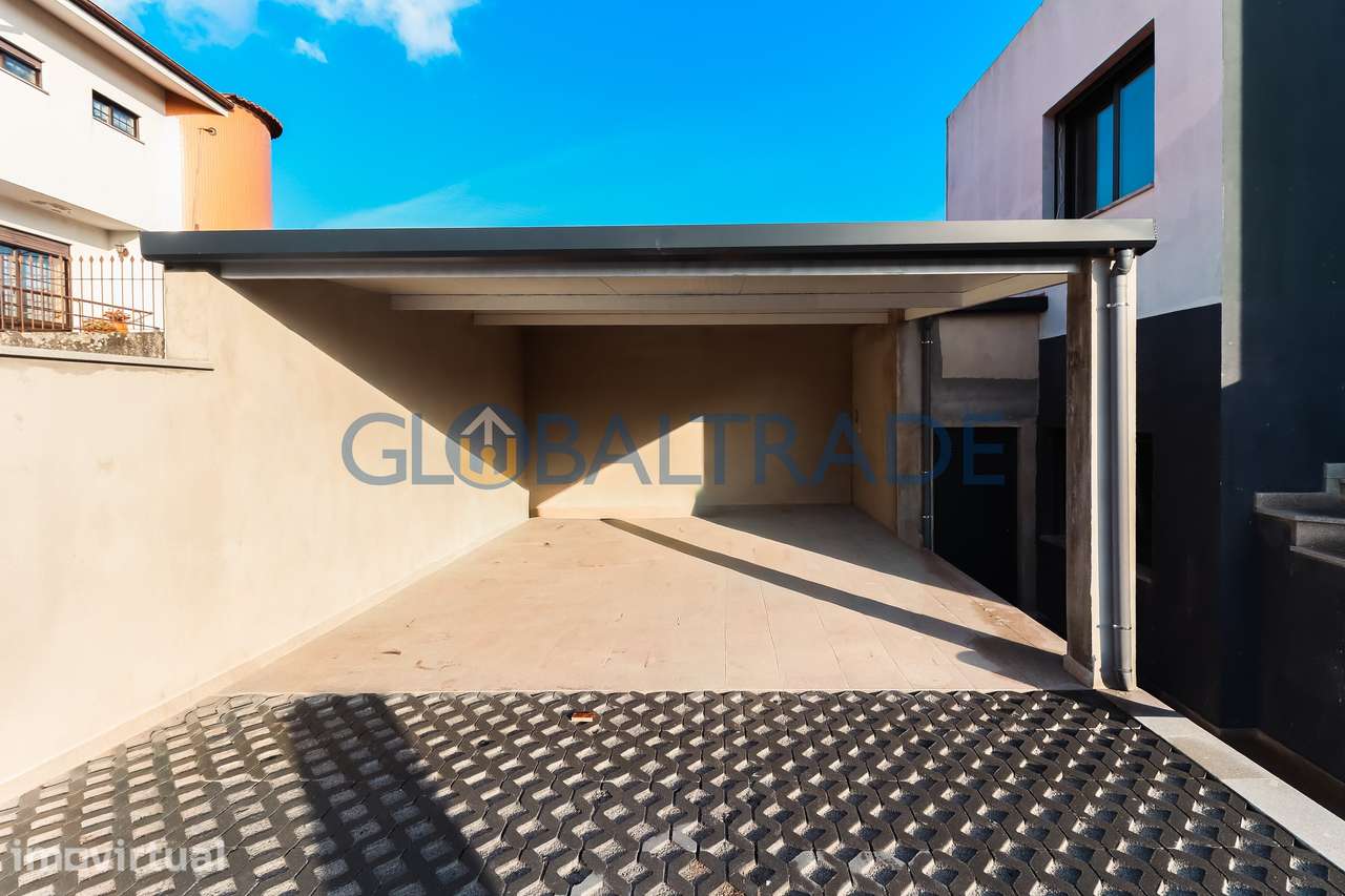 Andar de Moradia T2 Renovado & Equipado em Valbom - Grande imagem: 4/57