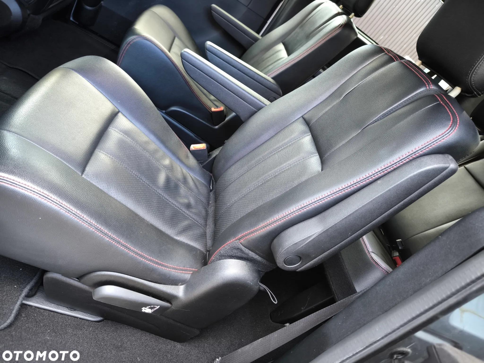 Dodge Grand Caravan - 13