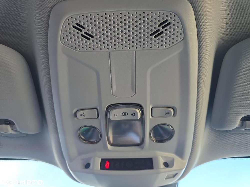 Peugeot 2008 1.5 BlueHDi Allure S&S EAT8 - 22