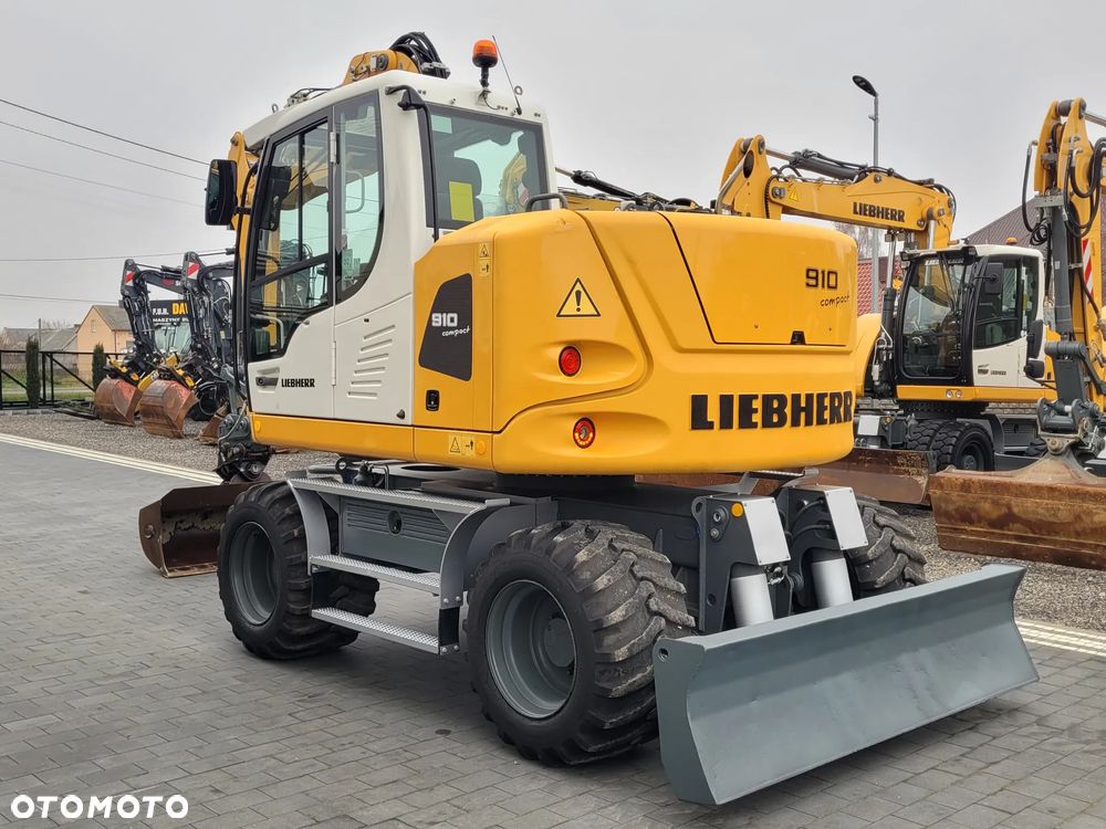 Liebherr A910 compact / 9200h / SUPER STAN / - 6