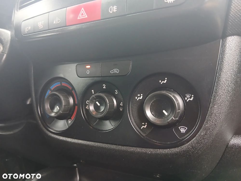 Opel COMBO - 35
